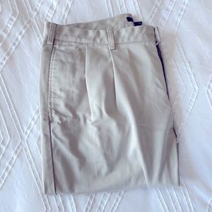 Van Heusen Classic Fit Pleated Pant